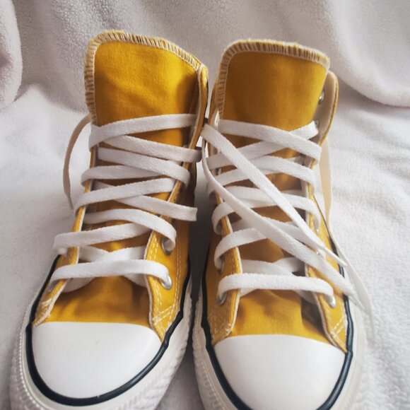 Converse Chuck Taylor high tops yellow women 8 men 6 with embroidery - Picture 5 of 9